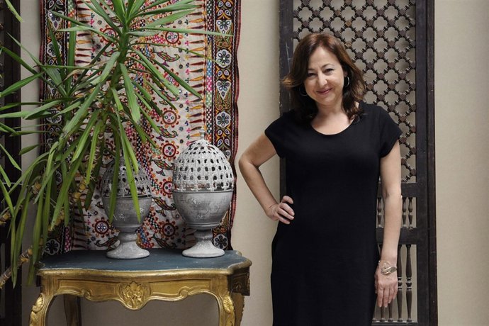 La Actriz Carmen Machi Posa Sonriente