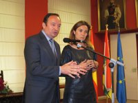 Pedro Sanz cree que "un dirigente responsable" debería "convocar a los ciudadanos cuanto antes" a las urnas