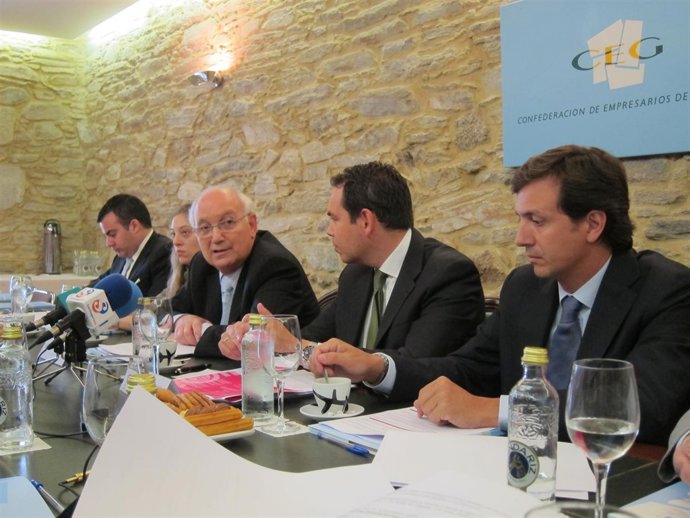 El Presidente De La CEG, Antonio Fontenla, En Rueda De Prensa