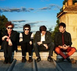 La Banda Británica The Kooks En Una Foto Promocional