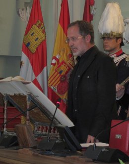 El Portavoz De Izquierda Unida En El Ayuntamiento De Valladolid, Manuel Saravia