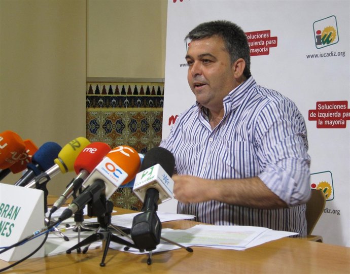 El Coordinador Provincial De IU En Cádiz, Manuel Cárdenas, En Rueda De Prensa