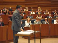 López promete su cargo con "ilusión y ganas" y señala como "máxima prioridad" la creación de empleo