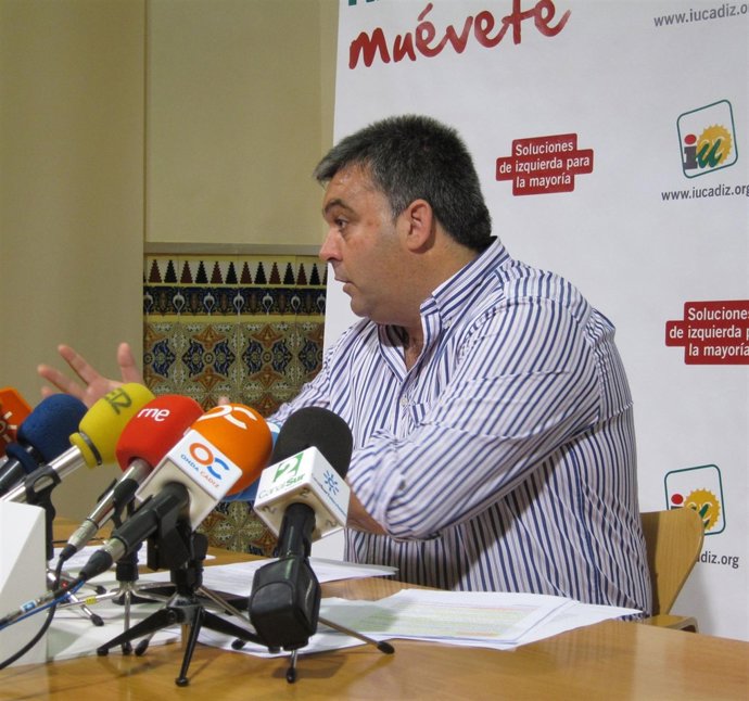 El Coordinador Provincial De IU En Cádiz, Manuel Cárdenas, En Rueda De Prensa