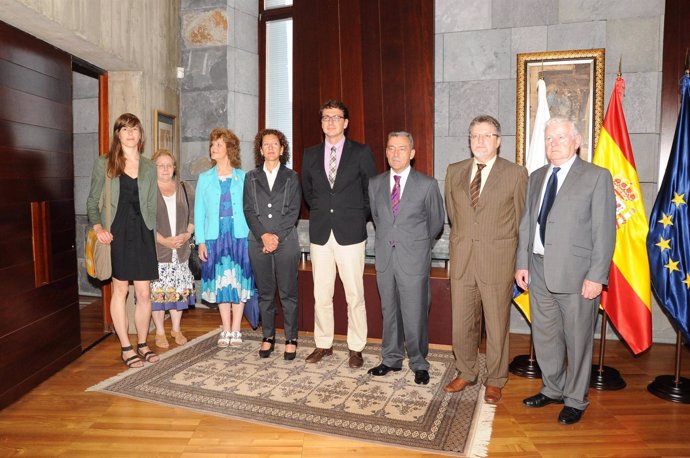 Foto Paulino Rivero Se Reúne Con La Delegación De La OCDE Encargada De Evaluar E