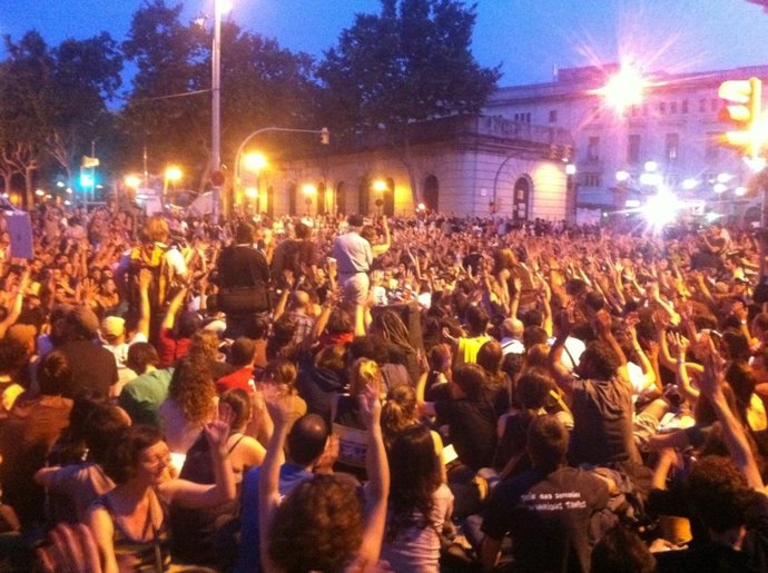 'Indignados' Acamparán Frente A La Ciutadella