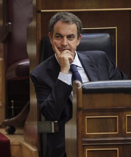 Zapatero En Su Escaño Del Congreso