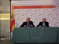 Rubalcaba dice que "cuesta mucho" custodiar en los CIE a "gente que vino a trabajar", pero la ley hay que cumplirla 