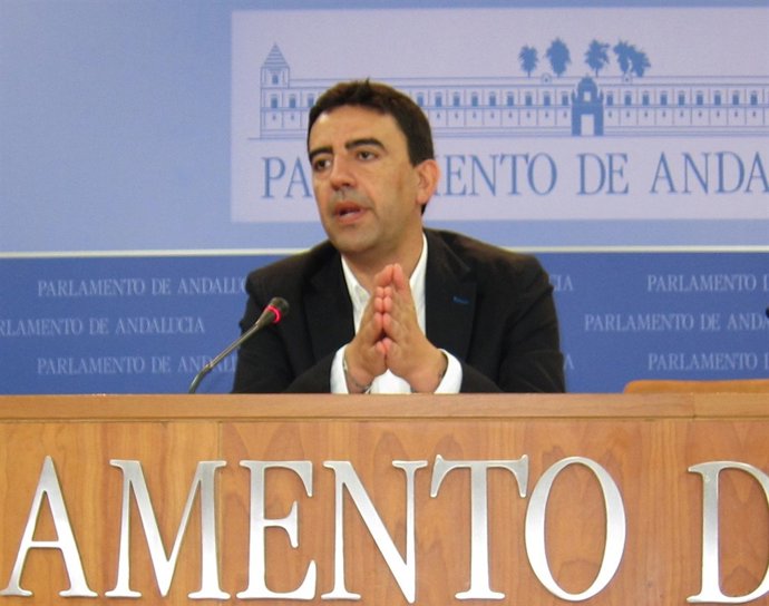 Mario Jiménez, Este Miércoles En Rueda De Prensa