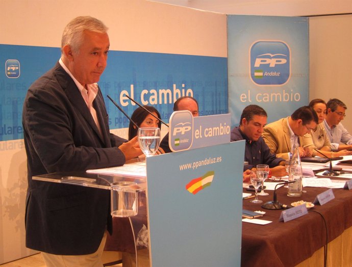 El Presidente Del PP, Javier Arenas, En Antequera