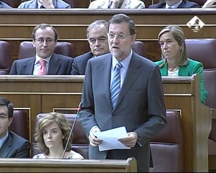 Rajoy recuerda a Zapatero las cifras del paro