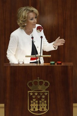 Fotografías De Esperanza Aguirre Durante La Segunda Jornada Del Debate De Invest