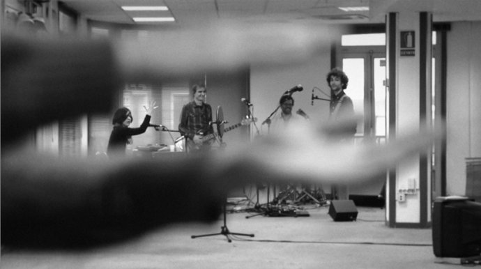 Los Eterno En El Local De Ensayo