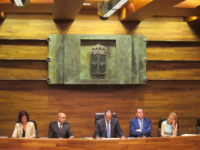 Miembros De La Mesa De La Cámara.