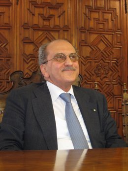 El Lingüista Italiano Giovanni Puglisi En La USAL