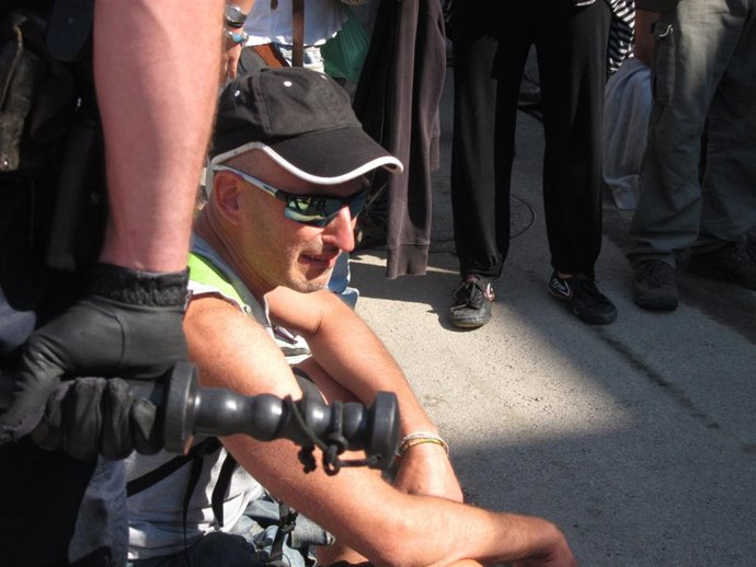 Indignados Detenidos Por El Bloqueo Al Parlament