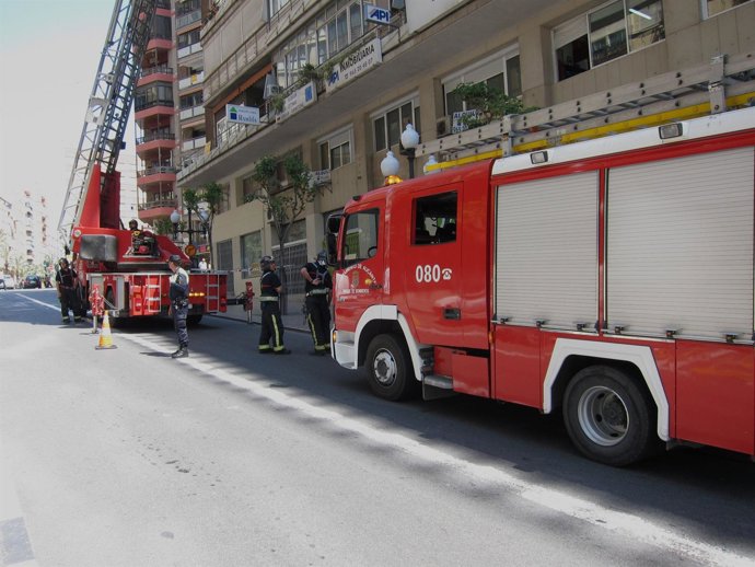 Efectivos Del Cuerpo De Bomberos De Alicante