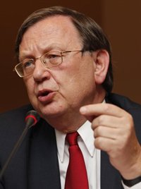 El BCE reclama aumentar el fondo de rescate si se reestructura la deuda griega