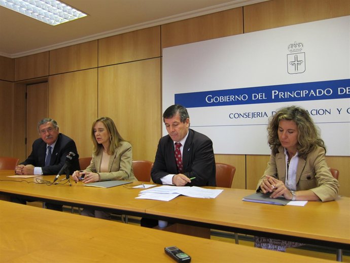 Matilde Gómez Y Herminio Sastre, En El Centro