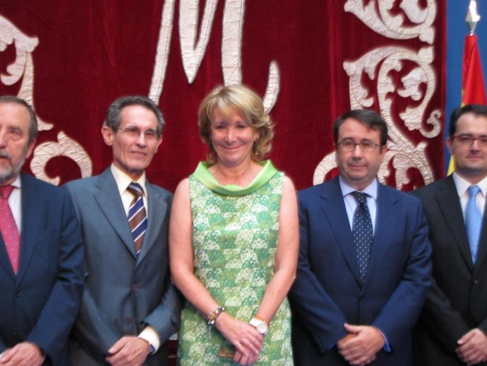 Aguirre Con Miembros De La Mesa De La Asamblea