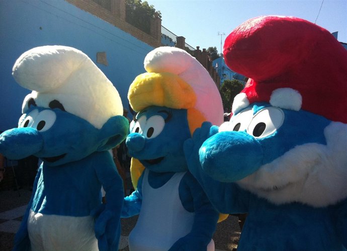 Papa Pitufo Y Pitufina En El 'Pueblo Pitufo' De Júzcar