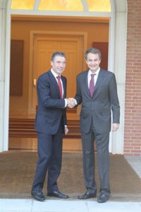 Zapatero confirma a Rasmussen que España seguirá en Libia "hasta el fin"