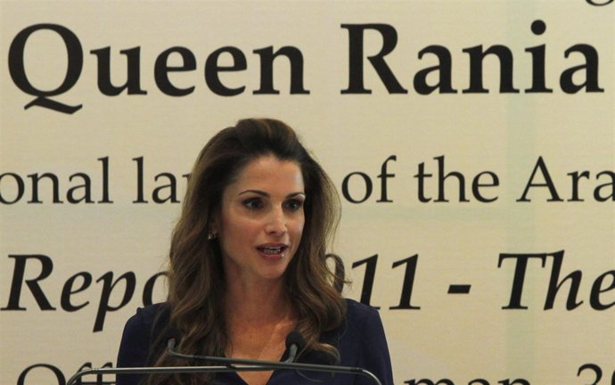 Rania De Jordania En Una Conferencia