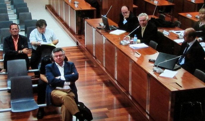 Algunos De Los Acusados En El Juicio Del Caso 'Minutas'