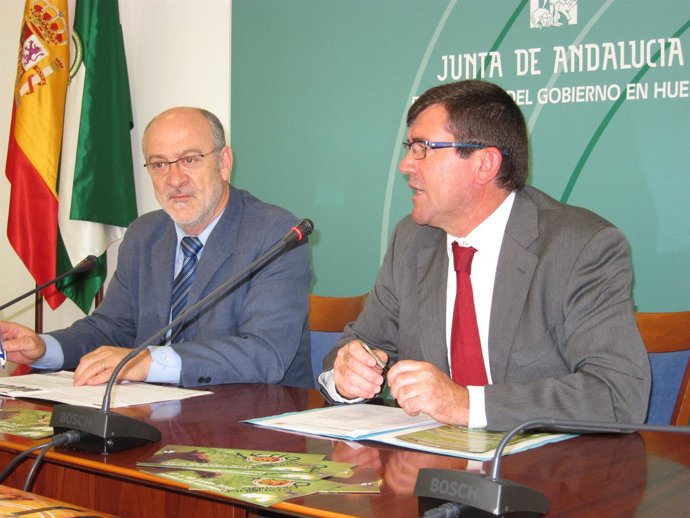 El Delegado Del Gobierno, Manuel Alfonso Jiménez, Junto Al Alcalde De La Puebla.