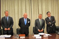 Gayoso se declara "satisfecho" por la creación de "un gran banco" y elogia la imagen de "gestor de éxito" de Castellano