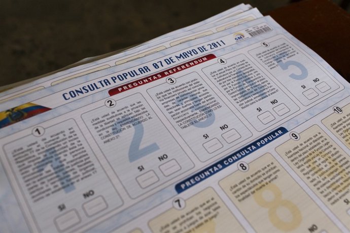 Papeleta Con Las Reformas Votadas Por Los Ecuatorianos.