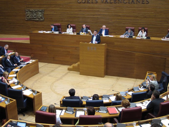 Enric Morera Interviene En El Debate De Investidura De Camps. 