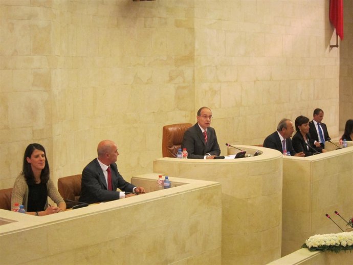 La Nueva Mesa Del Parlamento Cántabro