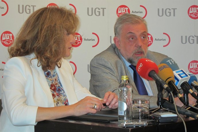 Octavio Granado, A La Derecha