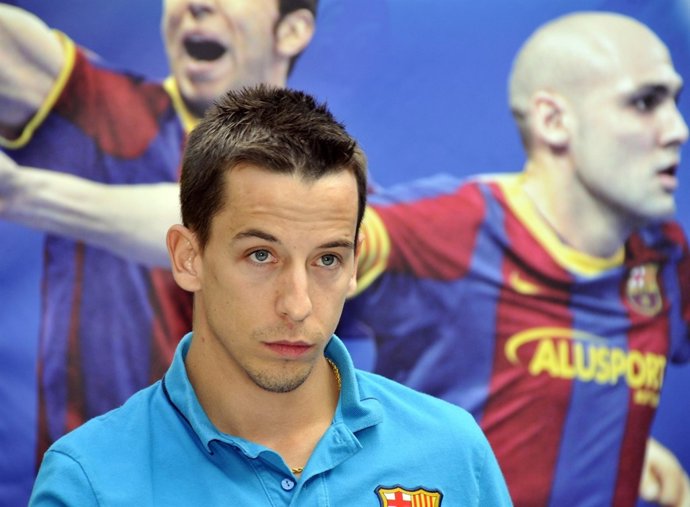 Lin En Rueda De Prensa