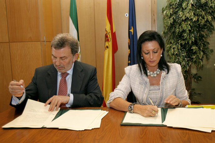 González Y Jiménez Durante La Firma Del Convenio