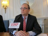 La CNMV advierte de que controlará la "colocación" de productos complejos a clientes minoristas