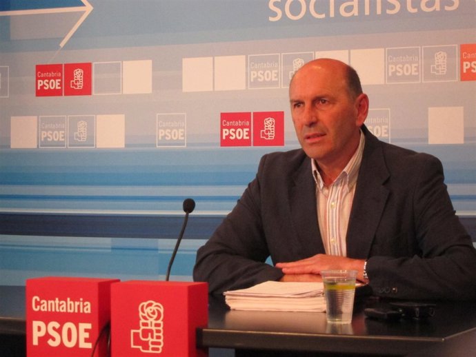 Eduardo Echevarría Durante La Rueda De Prensa