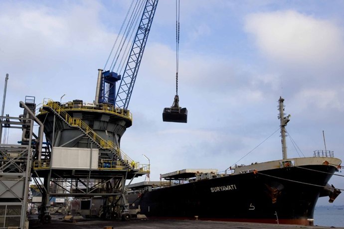 Tráfico De Graneles Sólidos En El Puerto De Santander