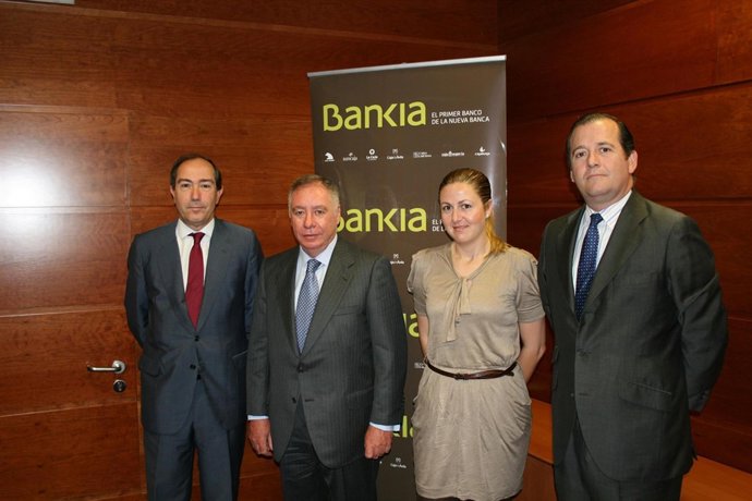 Bankia Y ADEFAM Firman Un Acuerdo Para Apoyar El Desarrollo De La Empresa Famili