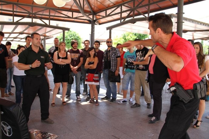 Exhibición De Seguridad En La UCAM