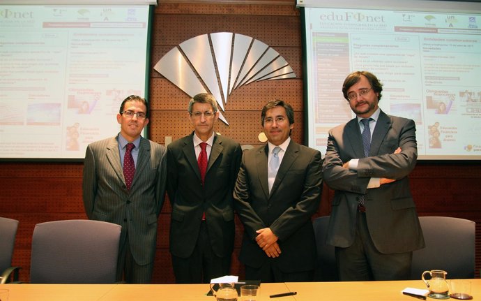 Edufinet Y El Instituto Andaluz De Estudios Financieros Firman Un Acuerdo.