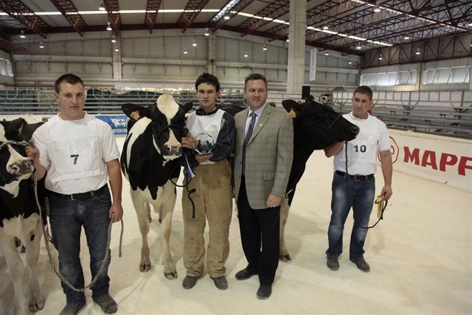 Ganadores Del IV Concurso De Preparadores De Ganado Frisón
