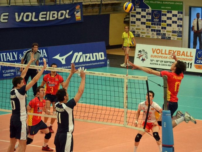 España Se Deshace De Grecia Con Facilidad