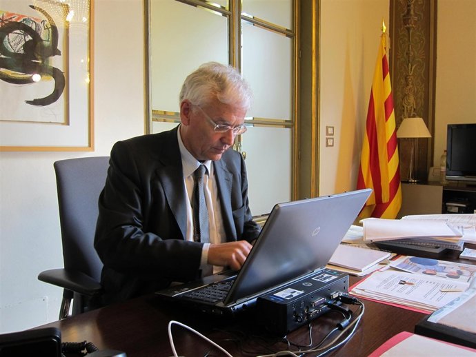 El Conseller De Cultura De La Generalitat, Ferran Mascarell