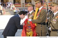 El alcalde de Toledo jura bandera en el Patio de Armas de la Academia de Infantería