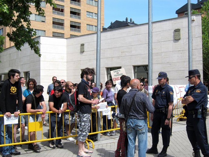 Concentración 15-M Rubalcaba