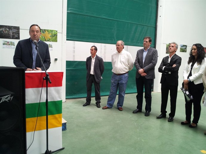 Pedro Sanz Reconoce El Trabajo De La Cooperativa El Raso