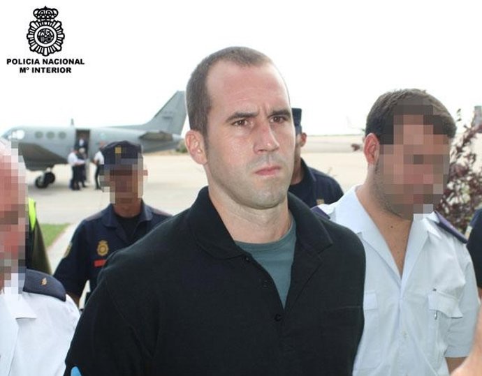 Francia entrega a España al etarra Txeroki