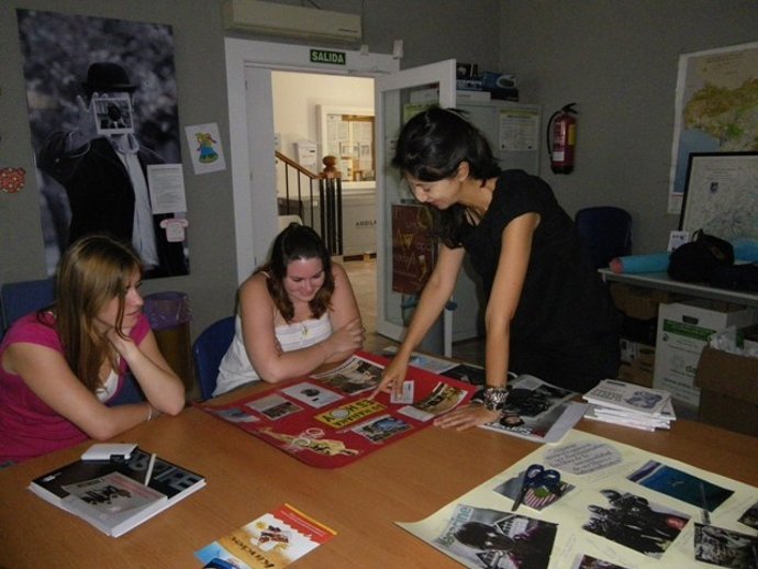 Imagen De Dos Emprendedoras De La Comarca, Durante El Desarrollo Del Módulo